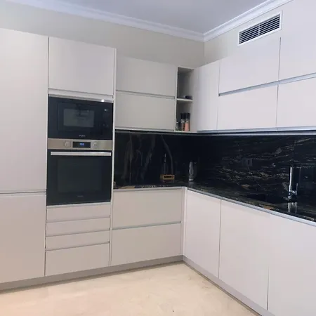 Park Apartment *