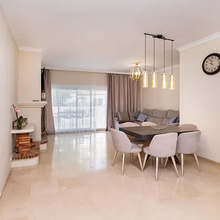 Park Apartment *